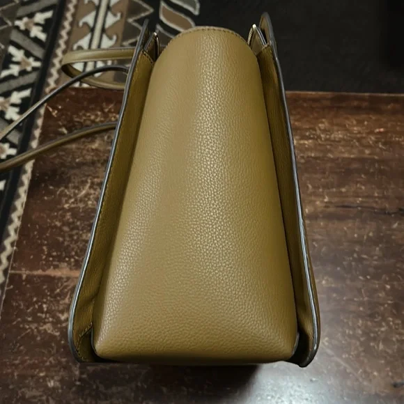 Tory Burch Robinson Pebbled Tote - Picture 8 of 16